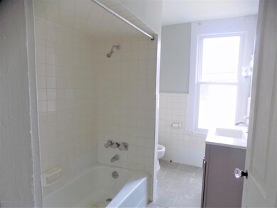 11 Market St, Pittston, PA 18640 - photo 5