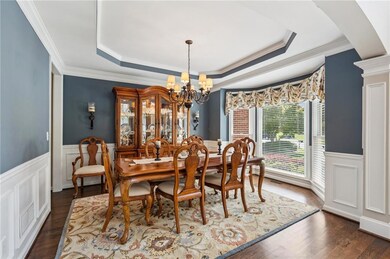 Dining room with decorative molding