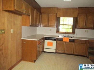 817 Springlake Cir NE, Birmingham, AL 35215 - photo 7