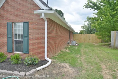 Side w/new gate
