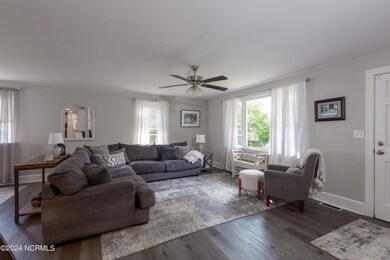 904 Warren St, Clinton, NC 28328 - photo 6