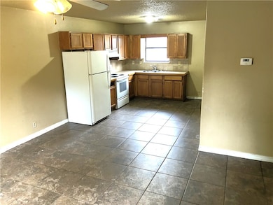 803 S Fargo St, Muldrow, OK 74948 - photo 2