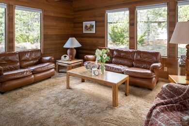 10 NW Hood Place, Bend, OR 97701 - photo 2