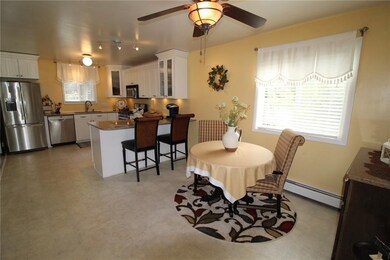 Beautifully updated Eat-in Kitchen with newer appl