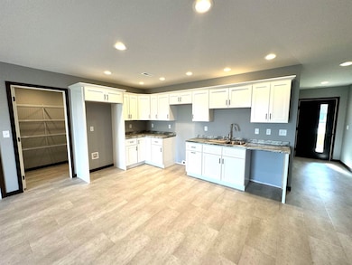 204 34th Ave W, Spencer, IA 51301 - photo 3