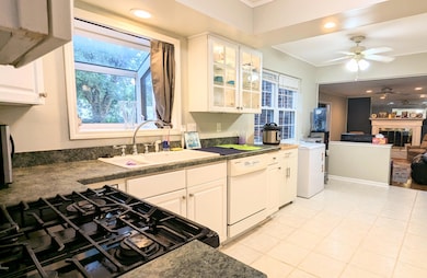 Kitchen (1)