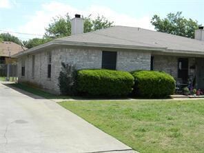 7728 Jennifer Ln, North Richland Hills, TX 76182 - photo 2