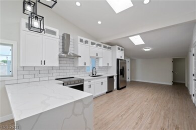 1913 Golden Arrow Dr, Las Vegas, NV 89169 - photo 5