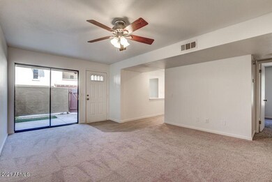Livingrm1