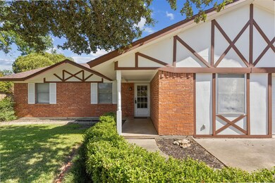 1025 Princeton Place, Cleburne, TX 76033 - photo 4