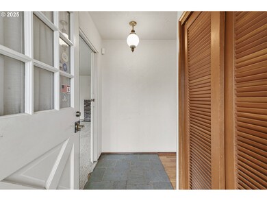 Entrance/Foyer