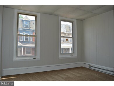 542 Locust St, Reading, PA 19604 - photo 7