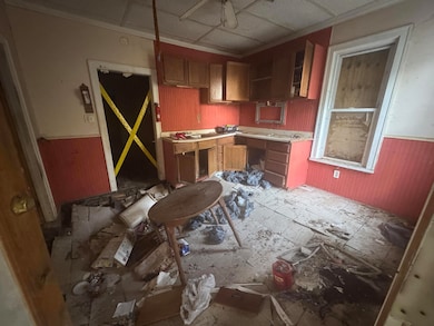 2415 prospect lwr kitchen