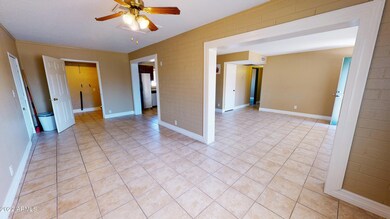 5602 W La Reata Ave, Phoenix, AZ 85035 - photo 4
