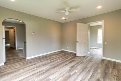 105 S Locust St, Dixon, MO 65459 - photo 3