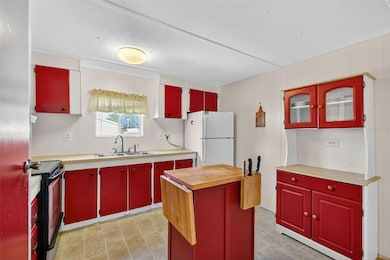 563 Tammi Dr, Leesburg, FL 34788 - photo 2