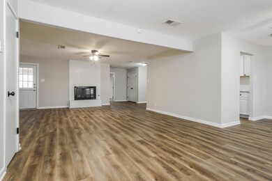 800 W Cheryl Ave, Hurst, TX 76053 - photo 3