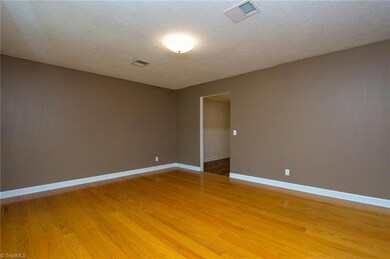 571 Kennedy Country Dr, Asheboro, NC 27205 - photo 4