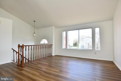 3863 Beech Down Dr, Chantilly, VA 20151 - photo 2