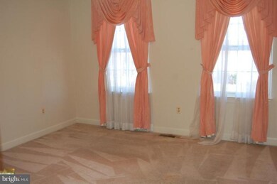 11115 Yellow Leaf Way, Germantown, MD 20876 - photo 5