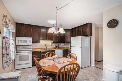 13360 N Territorial Rd, Gregory, MI 48137 - photo 6