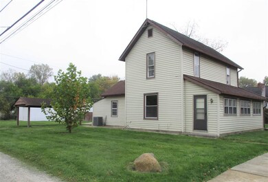 135 W 1st St, Roanoke, IN 46783 - photo 2