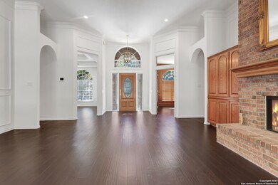 8637 Classic Oaks Ln, San Antonio, TX 78255 - photo 2