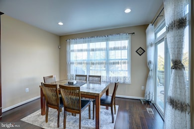 25045 Prairie Fire Square, Aldie, VA 20105 - photo 5