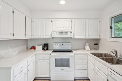 4150BankSwallowLn-KeenEyeMarketing-023