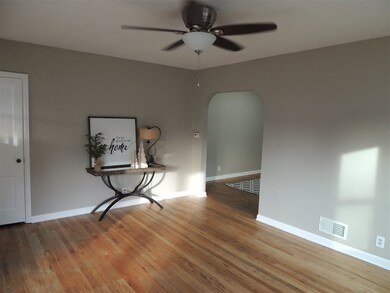 1955 W 7th St, Waterloo, IA 50702 - photo 3