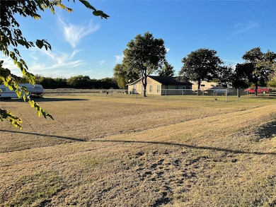 1441 Mcfarlin Rd, Collinsville, TX 76233 - photo 2