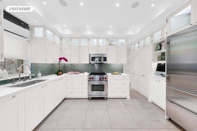 Carnegie Hill unit 6C, New York, NY 10128 - photo 2