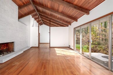 5363 Rosser Rd, Stone Mountain, GA 30087 - photo 6