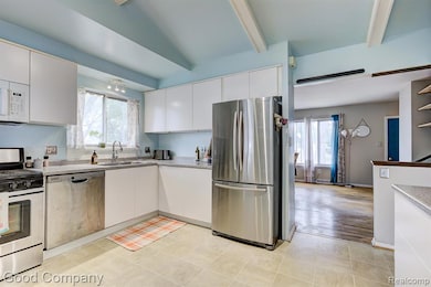 28720 Alden St, Madison Heights, MI 48071 - photo 7