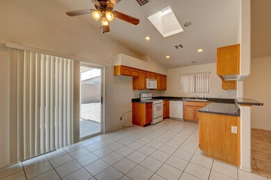 10627 E 34th St unit III, Yuma, AZ 85365 - photo 5