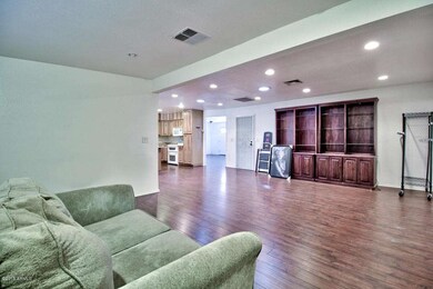 FamilyRoom3