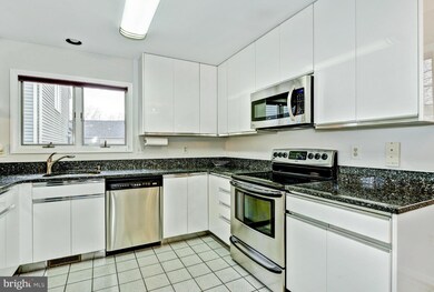 8132 Tamar Dr, Columbia, MD 21045 - photo 7