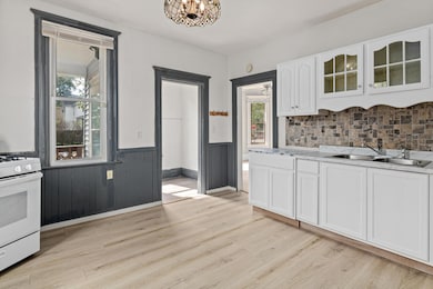 1174 Edgerton Street-7.jpg