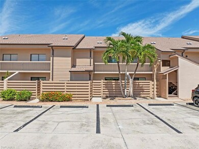 896 Buttonwood Dr unit 109, Fort Myers Beach, FL 33931 - photo 3