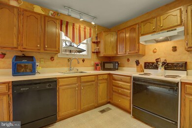 161 Chartwood Dr, Harrisburg, PA 17111 - photo 3