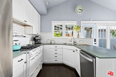 13971 Huston St, Sherman Oaks, CA 91423 - photo 5