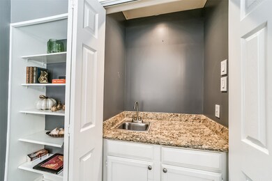 Speaking of entertaining, this wet bar is the perf