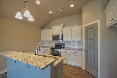 2200 Crooked Oak Dr, Shawnee, OK 74804 - photo 6