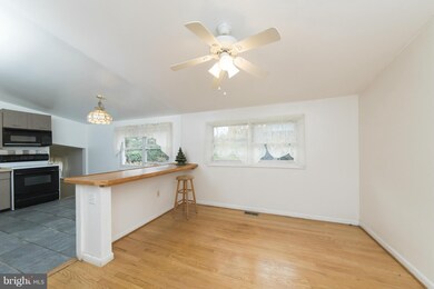 6204 Rolling View Dr, Sykesville, MD 21784 - photo 7