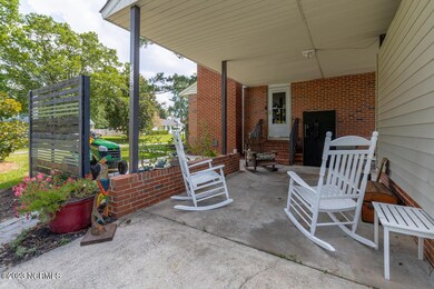 799 River St, Jacksonville, NC 28540 - photo 4