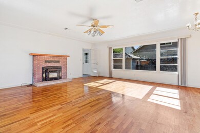 3328 Snowy Butte Ln, Central Point, OR 97502 - photo 5