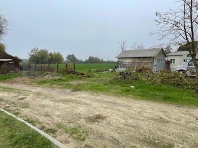 207 E Clausen Rd, Turlock, CA 95380 - photo 2