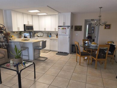 82 Oakridge G unit 82, Deerfield Beach, FL 33442 - photo 7