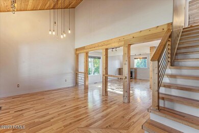 05 Living Room 1