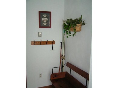 Entry/Foyer.